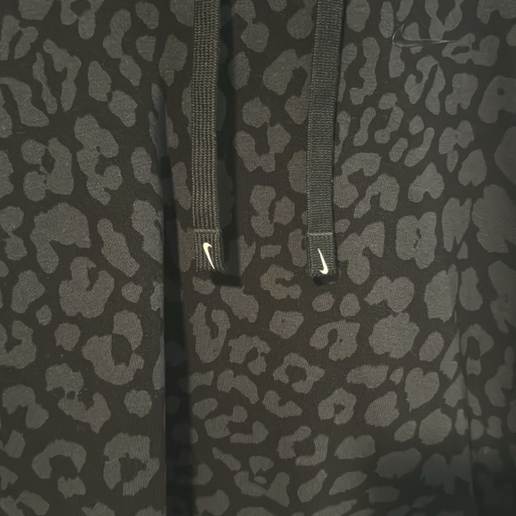 Nike cropped sweatshirt new without tags - Picture 4 of 4